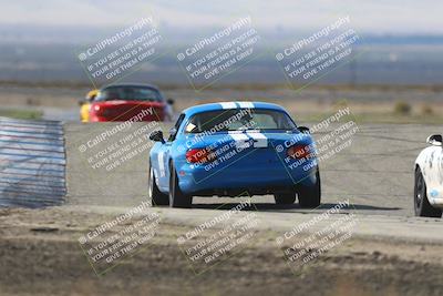 media/Oct-26-2025-CalClub SCCA (Sun) [[8ce1e69566]]/Group 5/Grapevine/